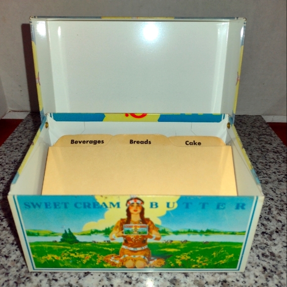 Land O'Lakes Sweet Cream Butter Recipe Box with Alphabet Card-ex Recipe Cards. - Picture 8 of 9